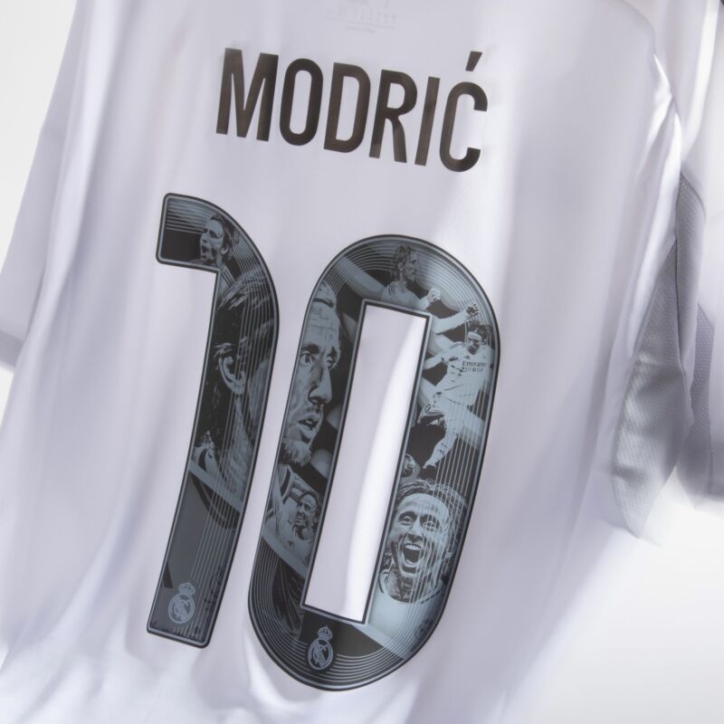 Camiseta Real Madrid 2025/26 ESPECIAL Luka Modric (Dorsal Incluido) - Imagen 2